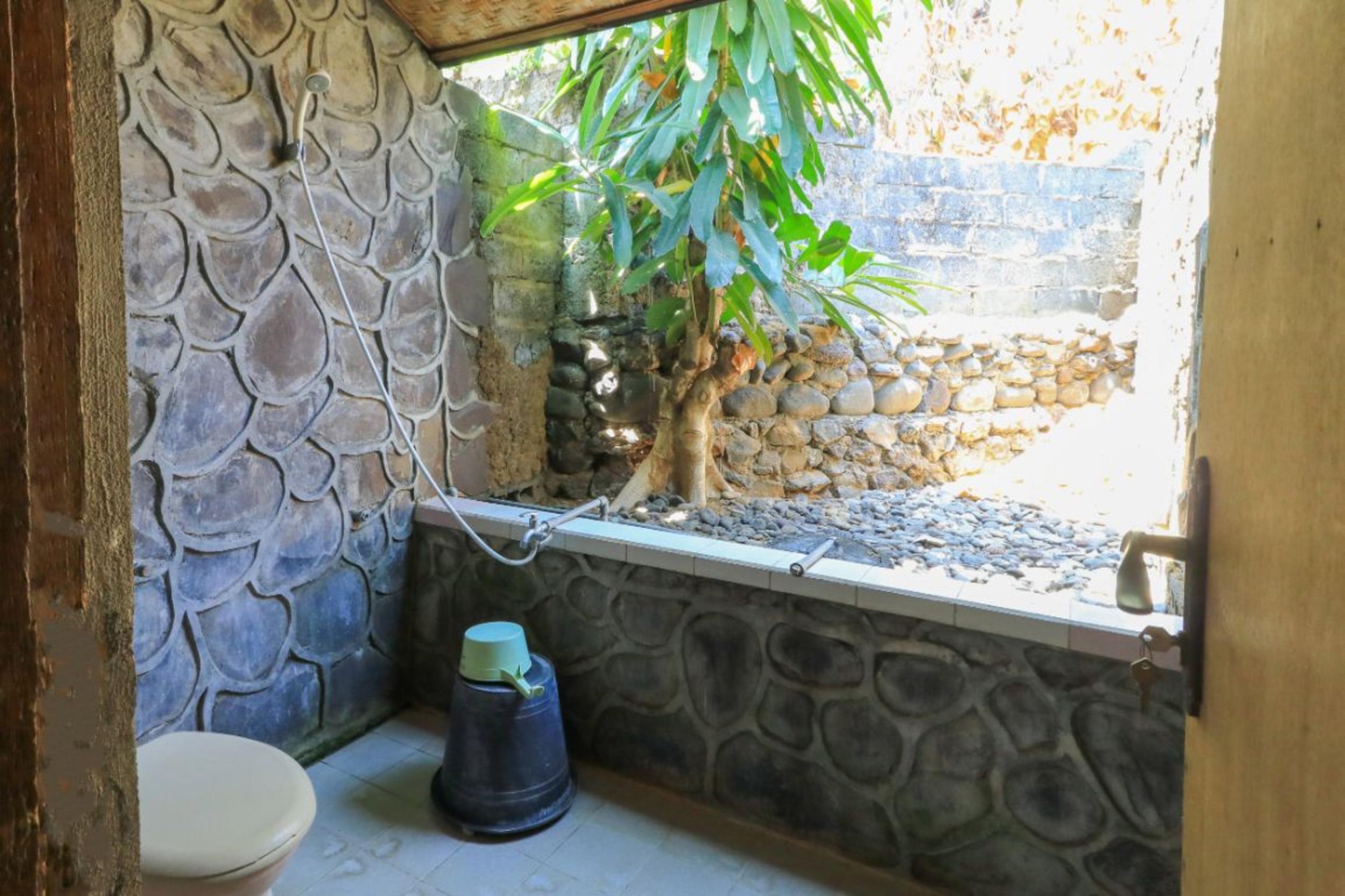Hotel Tara Bar & Resto Air Sanih Kubutambahan  Dış mekan fotoğraf